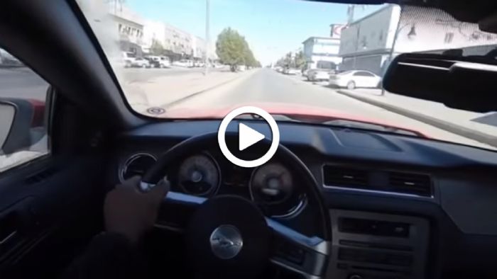 Video: «Ζωγράφισε» με BMW & τον δίκασε η Mustang!