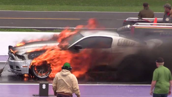 Mustang παίρνει φωτιά(+video)