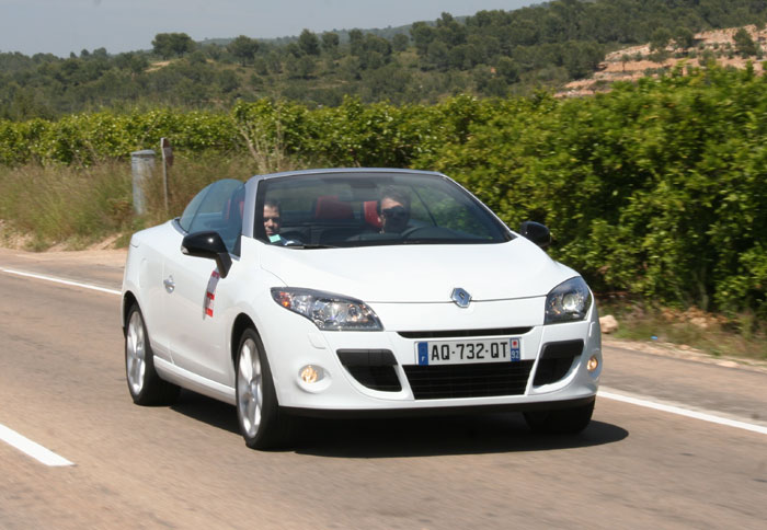 Οδηγούμε το νέο Renault Megane CC