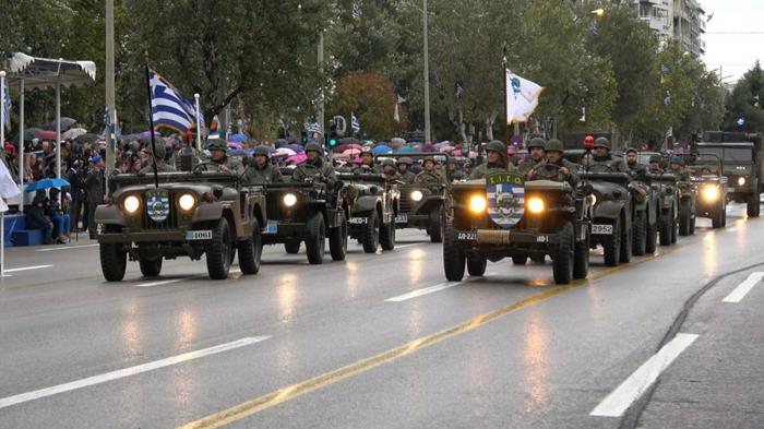 Τροχαίο φορτηγού με λεωφορείο στρατού  