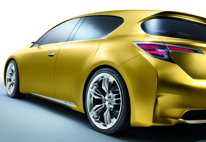 Το Lexus LF-Ch 