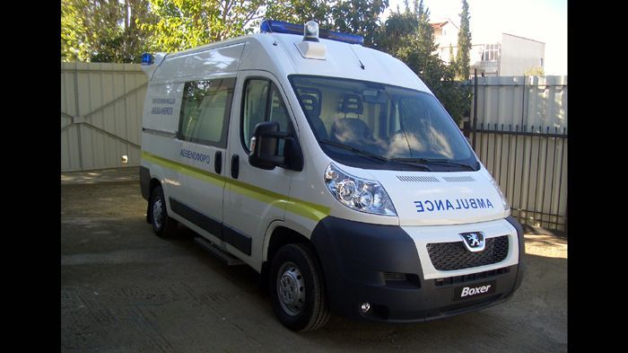 Τώρα το Peugeot Boxer και ασθενοφόρο