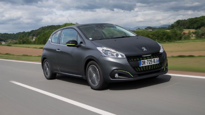 Ηλεκτρίζεται το Peugeot 208