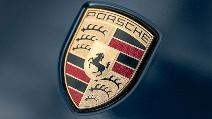 Porsche: Προσφορά 500.000 ευρώ στον Ερυθρό Σταυρό