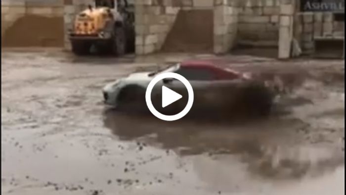 Porsche driftάρει στις λάσπες!