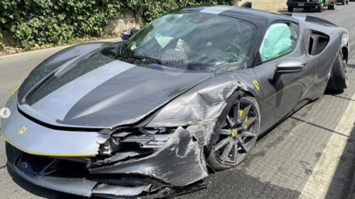 Έχασε τον έλεγχο μόνος του και τράκαρε Ferrari SF90 Stradale