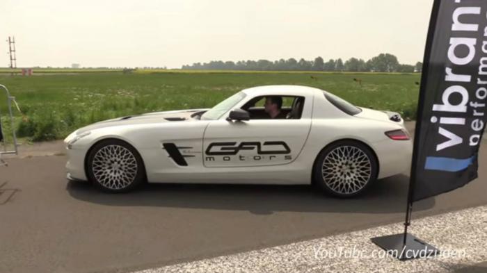 Mercedes SLS AMG μπαίνει σε χωράφι (+vid)