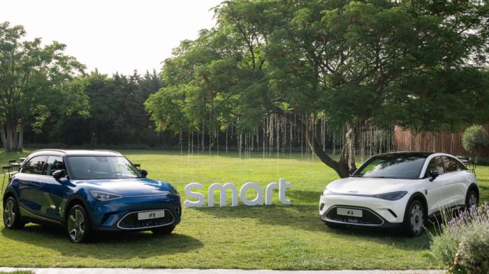 Η νέα γκάμα της smart, αριστερά το μικρό SUV smart #1 και δεξιά το οικογενειακό SUV #smart 3.