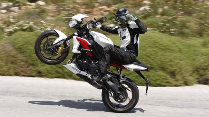 Test: Triumph Street triple R ABS