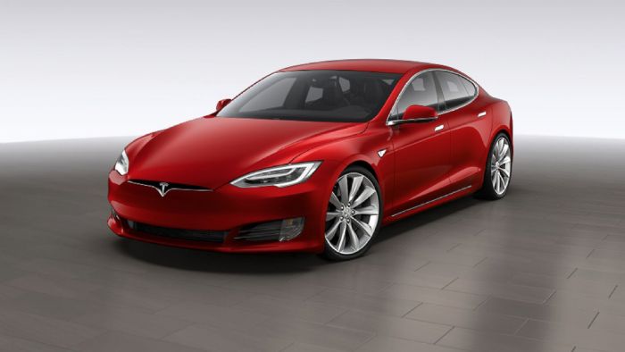 Σταματάει το βασικό Tesla Model S