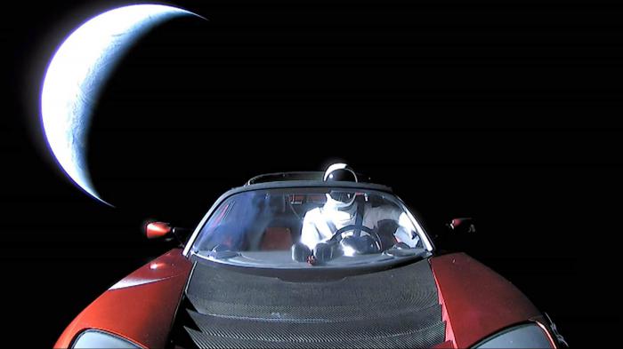 Έφτασε στον Αρη το Tesla Roadster (pic)