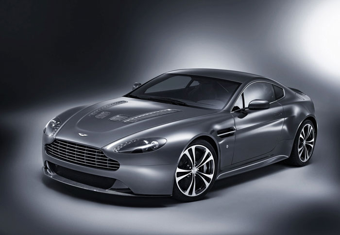 Aston Martin Vantage με V12 κινητήρα