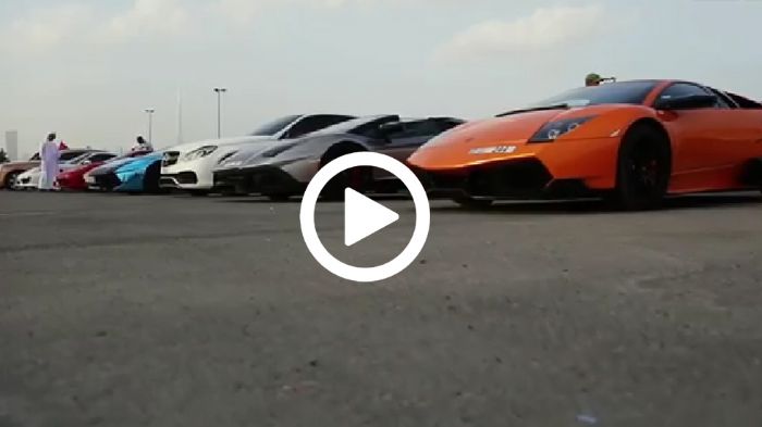 Παρέλαση από supercars στο Ντουμπάι