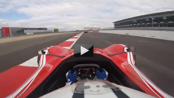 McLaren P1 vs BAC Mono στο Silverstone