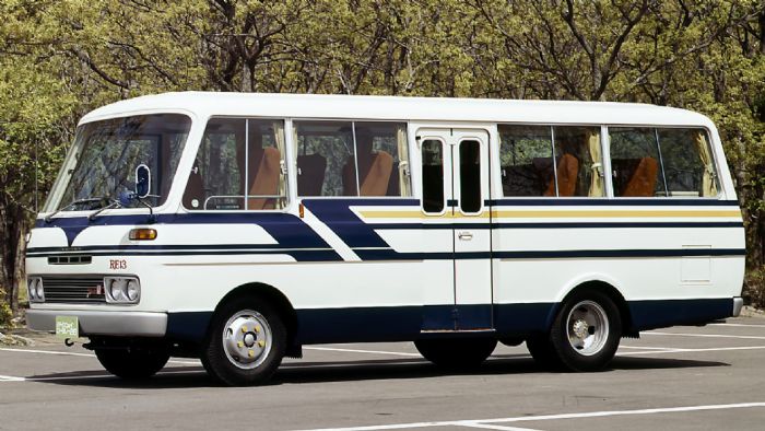 Mazda Parkway: Το μοναδικό minibus με κινητήρα Wankel (+vid)