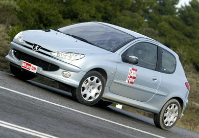 Μεταχειρισμένο Peugeot 206 3d 1,4 16V του 2004 Με σπορτίφ χαρακτήρα