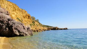 4 από τις καθαρότερες παραλίες της Αττικής